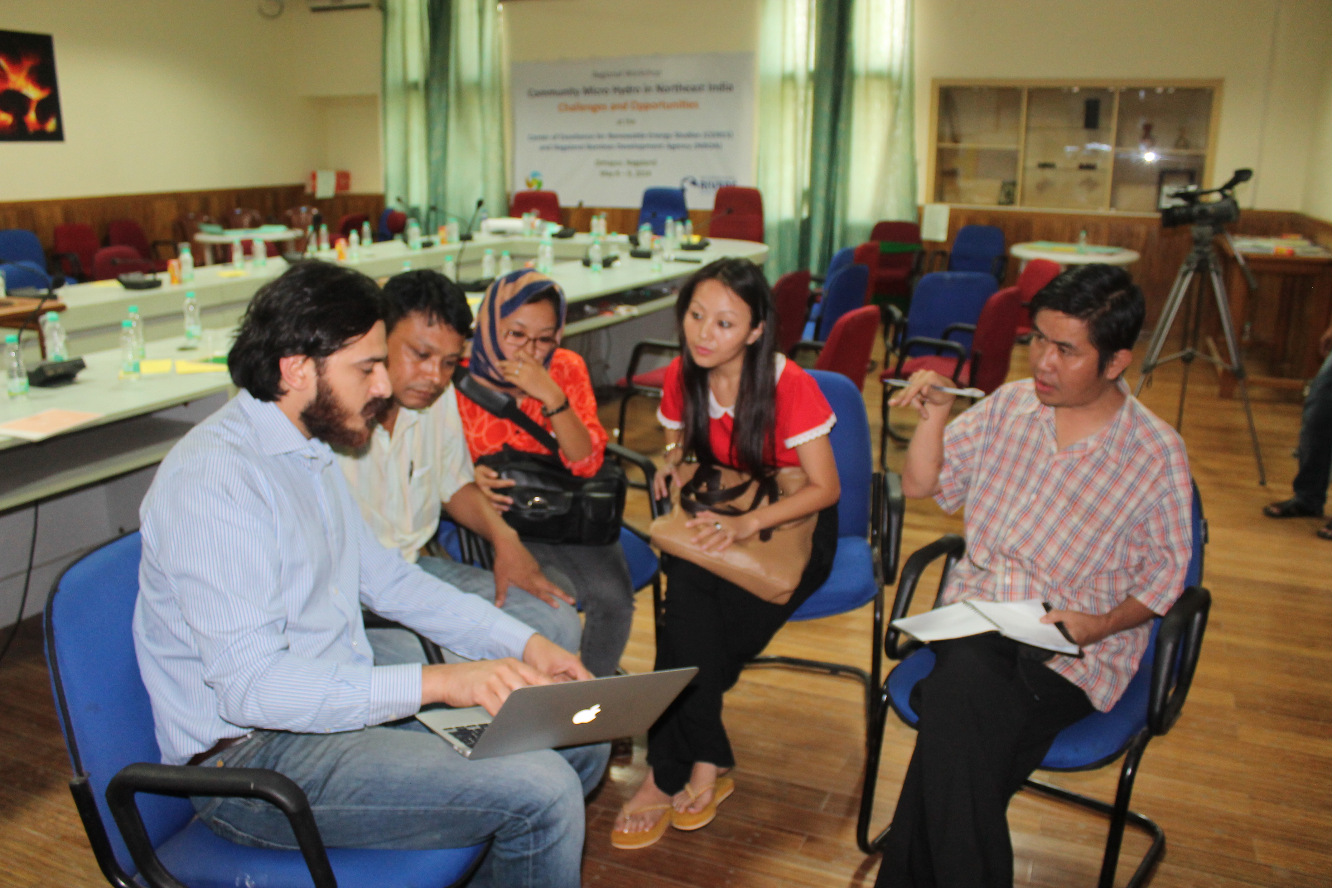 Bharat Lal Seth, South Asia coordinator for International Rivers briefing select members of the print media fraternity