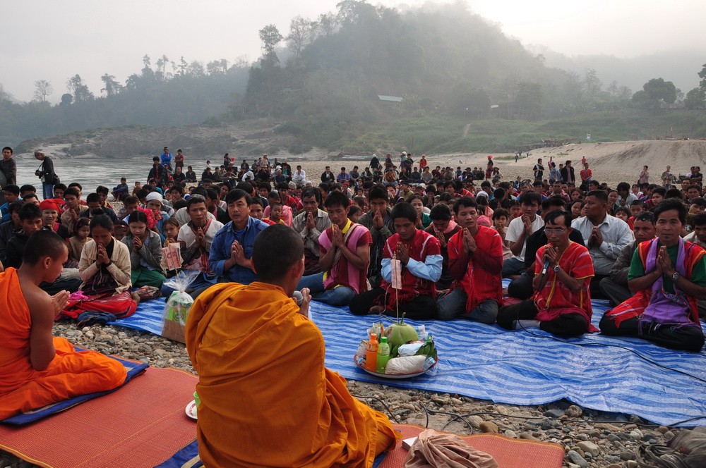 600 villagers gathered on March 14 to bless the fertility of the Salween River, and voice their opposition to large dams.