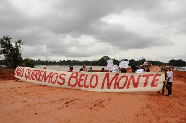 Movimento Xingu Vivo para Sempre stops construction at Belo Monte's Pimental work site