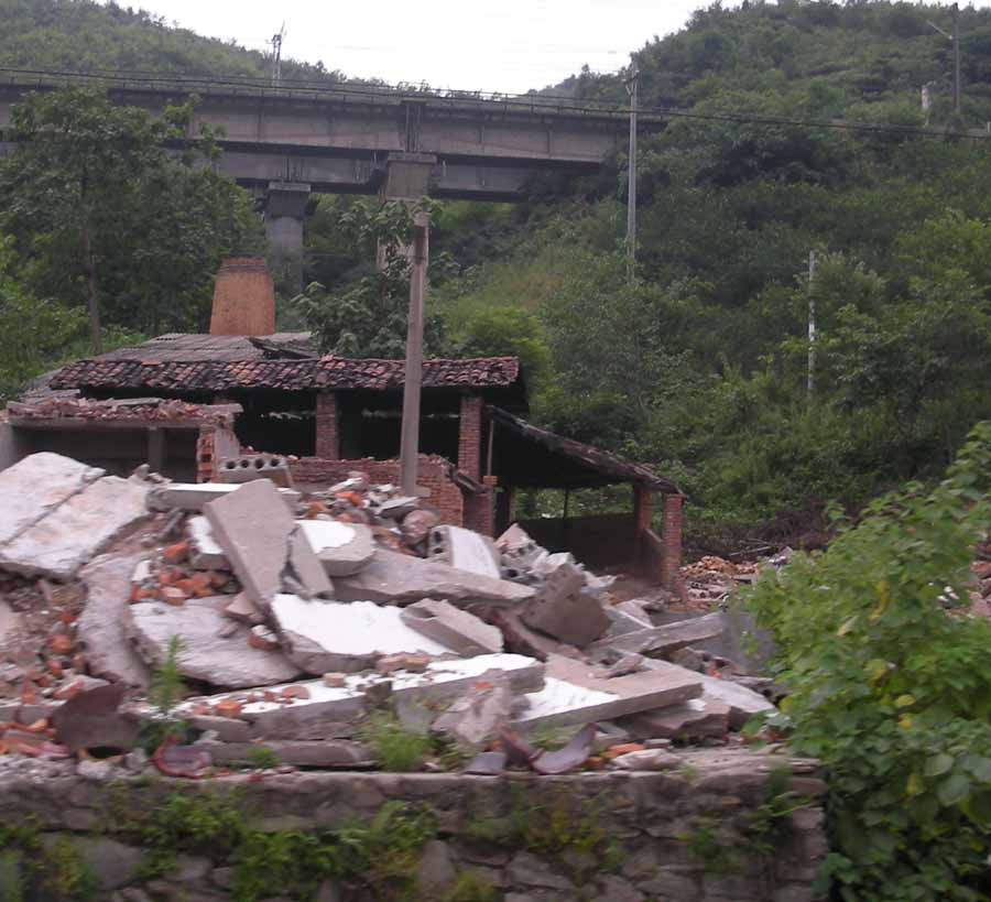 Dismantled houses next to Danjiangkou reservoir