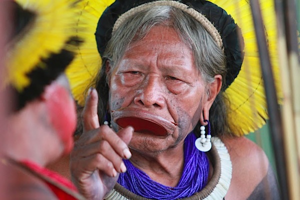 Kayapó Chief Raoni speaking with tribal leaders over the Belo Monte Dam